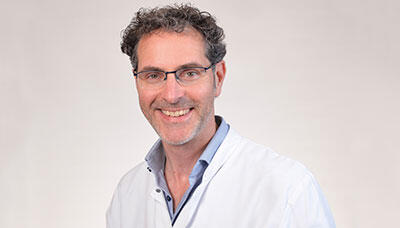 Chefarzt PD. Dr. Peter Iblher aus dem Schmerzzentrum am Ameos Klinikum auf Fehmarn
