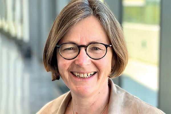 Dr. Christine Schwill