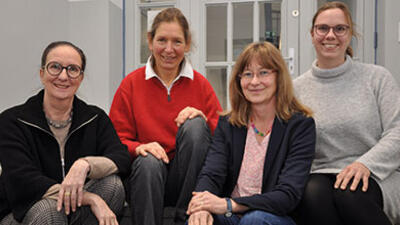 Gruppenfoto mit Fachdienstleiterin Dr. Alexandra Barth, Dr. Beate Jentzen, Dr. Stefanie Esders und Dr. Nina-Marie Daas (von links) aus dem Gesundheitsamt in Neumünster.