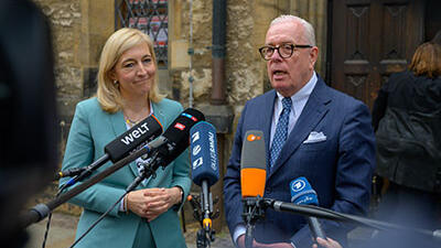 Bundesgesundheitsministerin Nina Warken und BÄK-Präsident Dr. Klaus Reinhardt